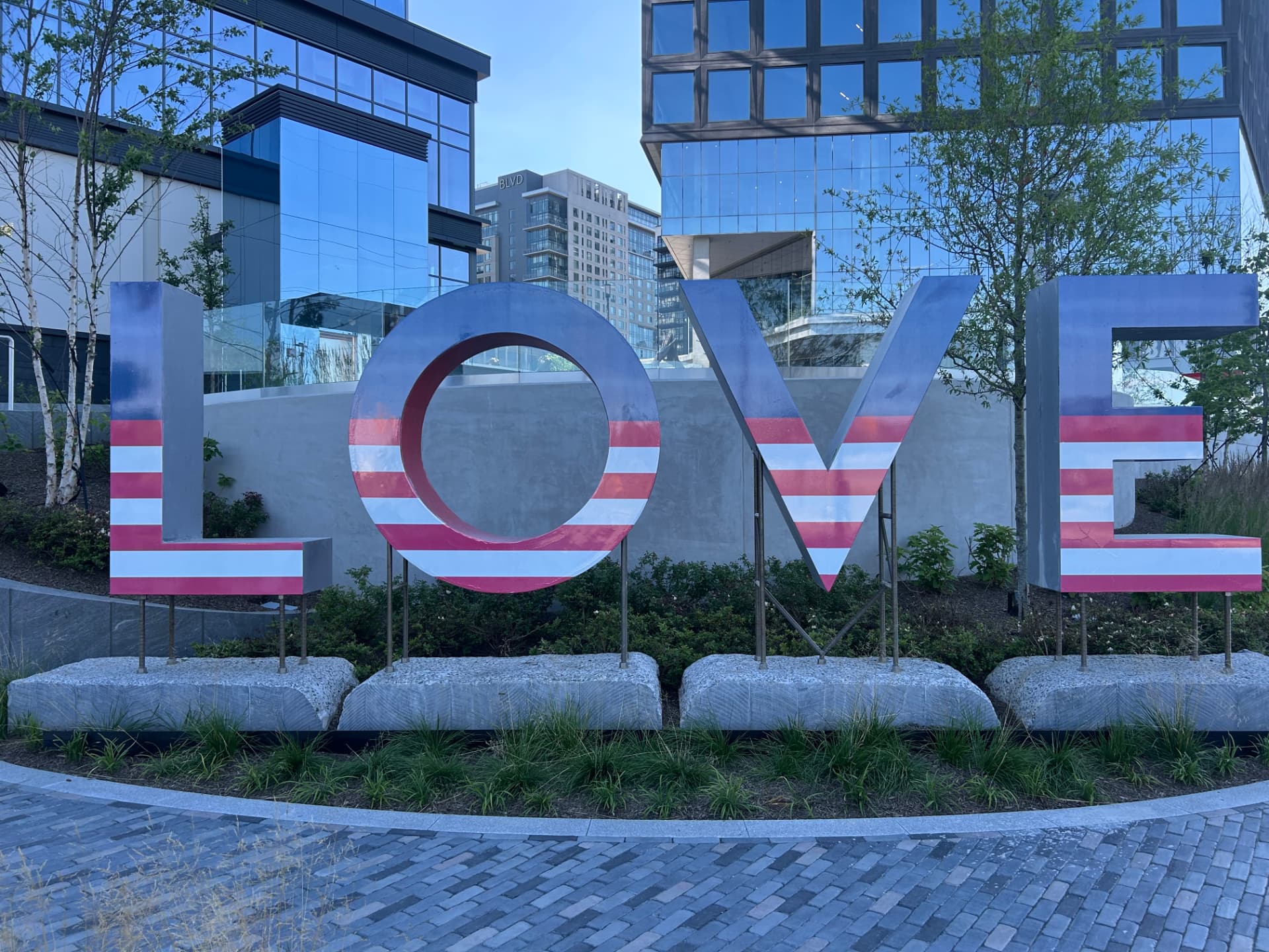 LOVE Sculpture